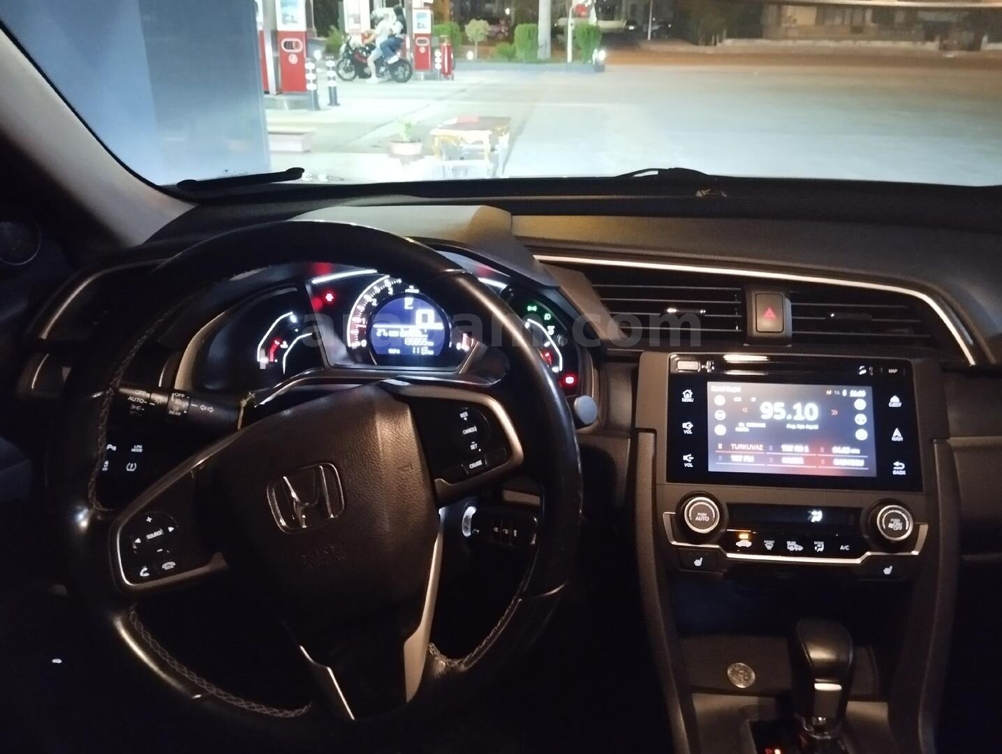 Sahibinden Otomatik Honda Civic 1.6i VTEC Eco Elegance 2018 Model 139.000 km Beyaz 7