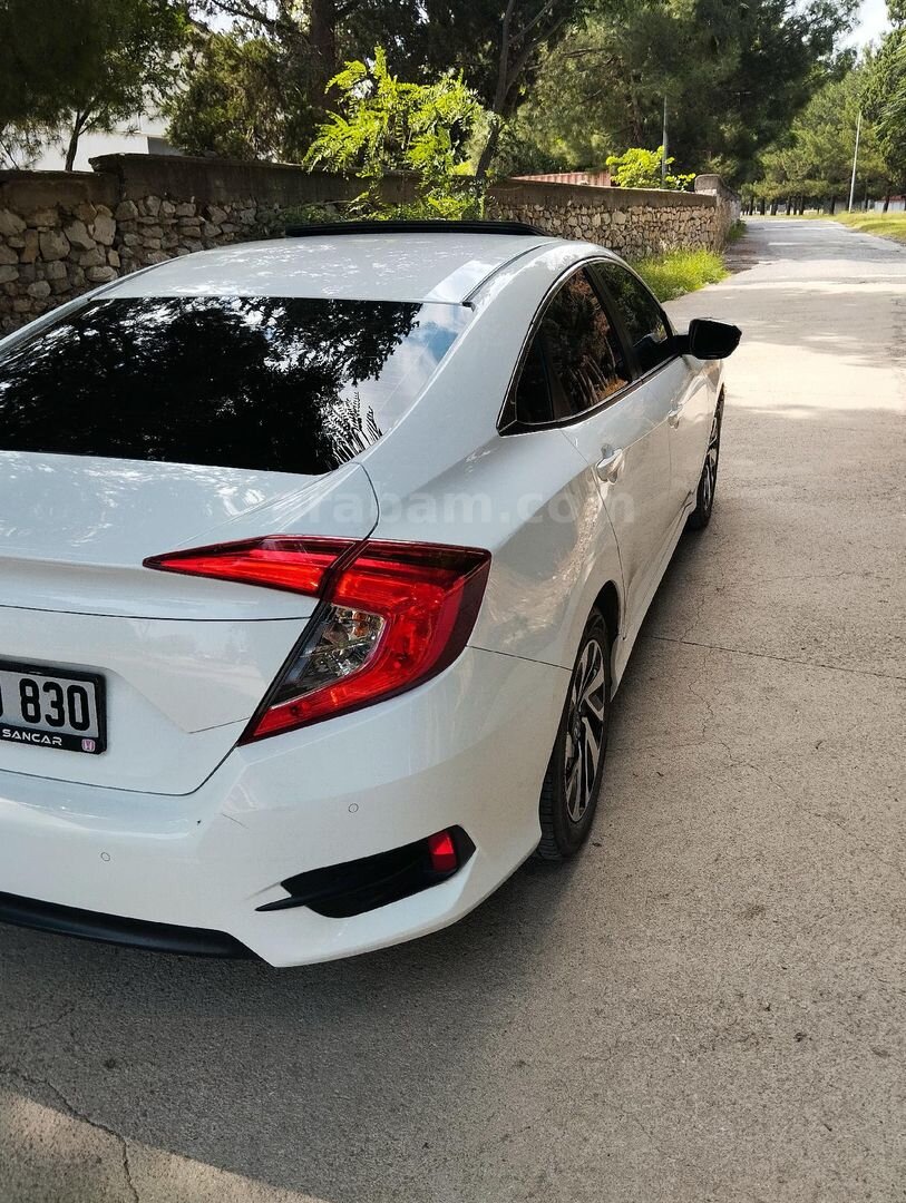 Sahibinden Otomatik Honda Civic 1.6i VTEC Eco Elegance 2018 Model 139.000 km Beyaz 4