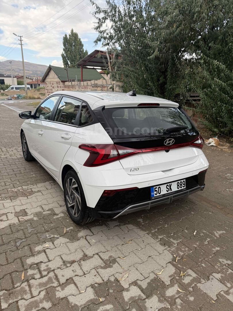 Sahibinden Hyundai i20 1.4 MPI Style 2023 Model 3