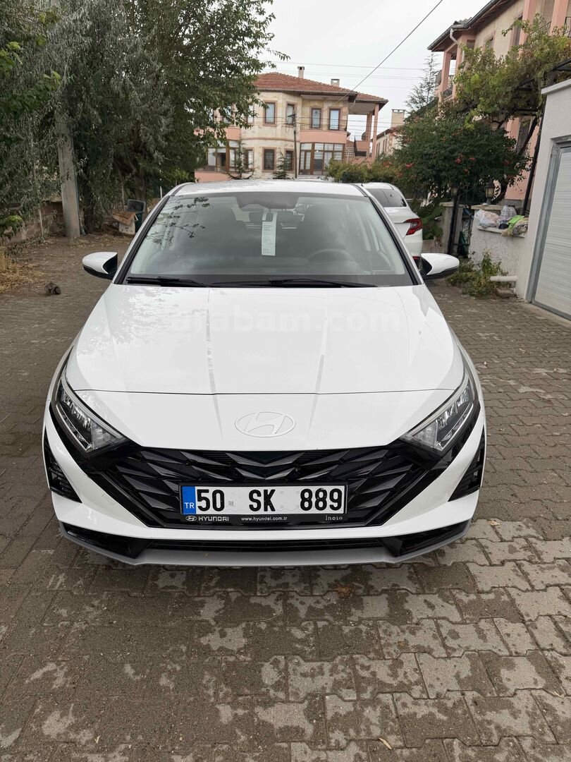 Sahibinden Hyundai i20 1.4 MPI Style 2023 Model 1