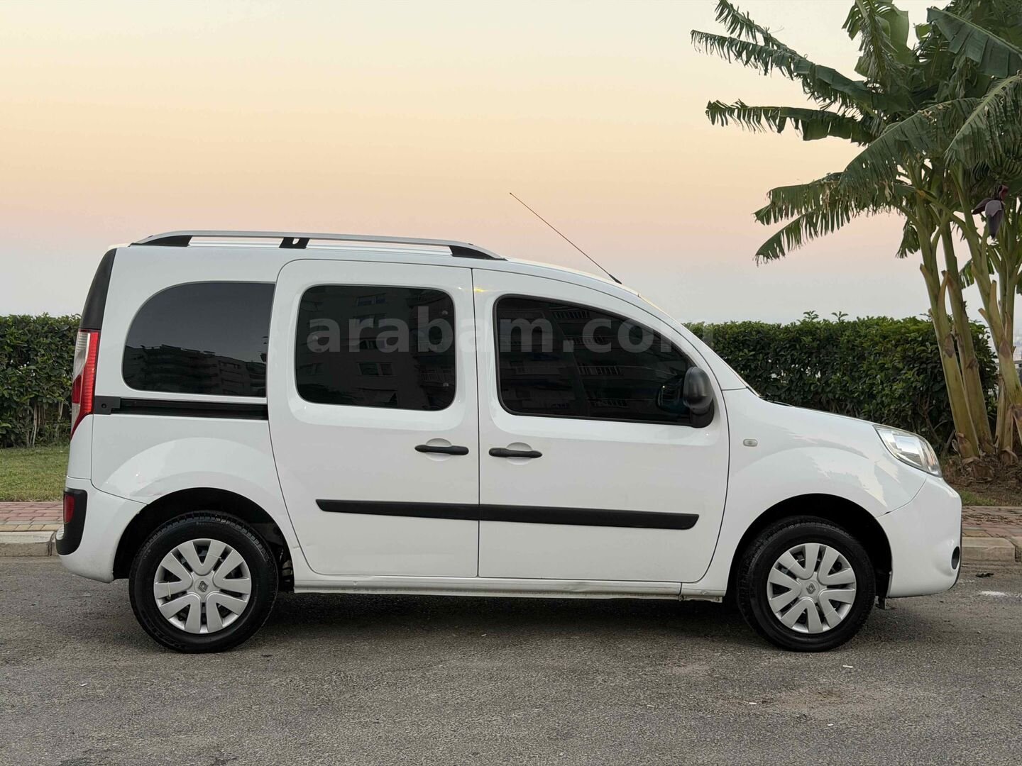 AĞAÇDELEN-2017 HATASIZ BOYASIZ KAYITSIZ KANGOO 5