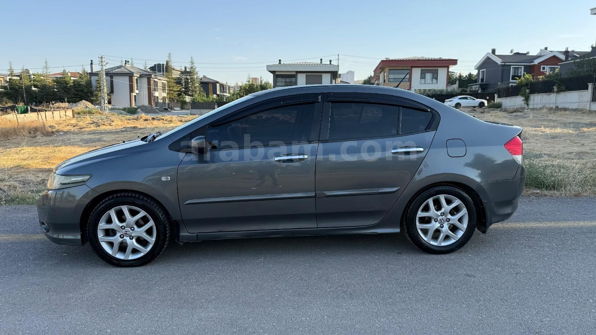 Sahibinden Honda City 1.4 ES 2009 Model 253.000 km Füme 3