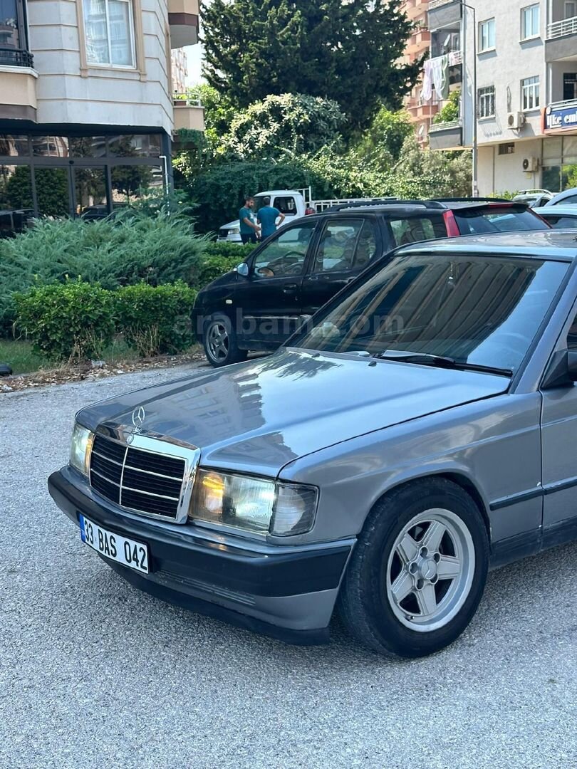 Sahibinden Mercedes - Benz 190 E 2.0 1988 Model 303.000 km Gri (Gümüş) 4