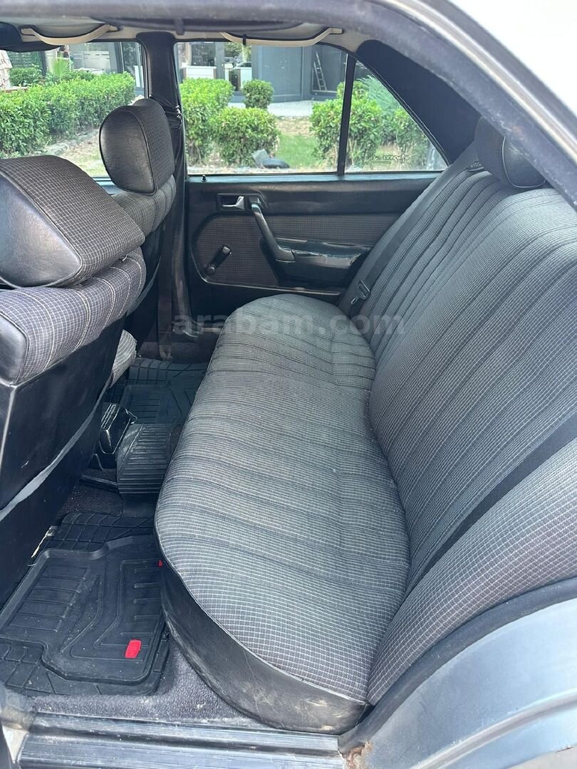Sahibinden Mercedes - Benz 190 E 2.0 1988 Model 303.000 km Gri (Gümüş) 3