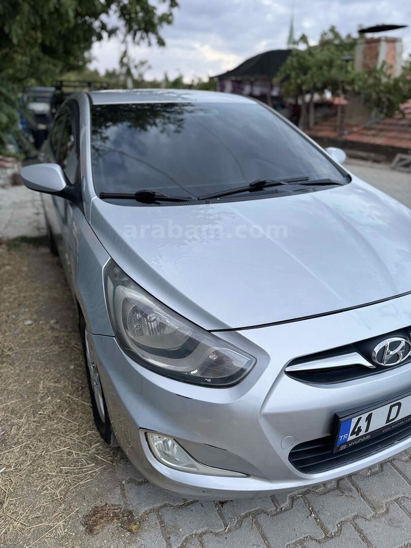 Sahibinden Hyundai Accent Blue 1.6 CRDI Mode Plus 2012 Model 2