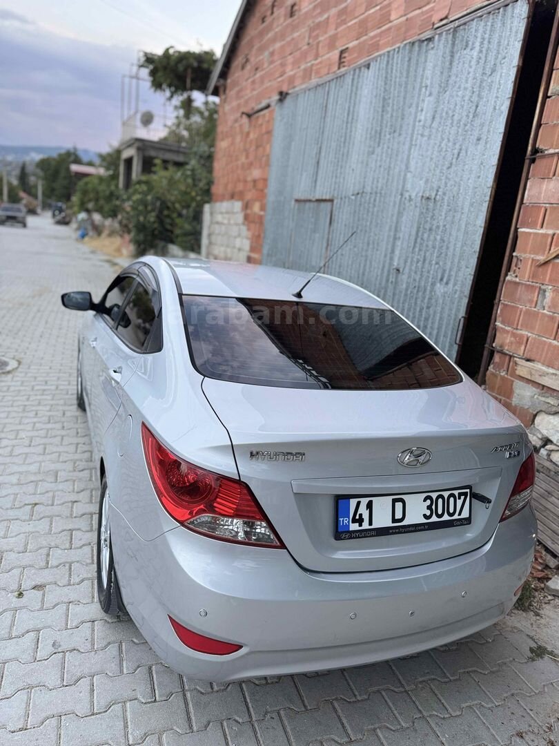 Sahibinden Hyundai Accent Blue 1.6 CRDI Mode Plus 2012 Model 6