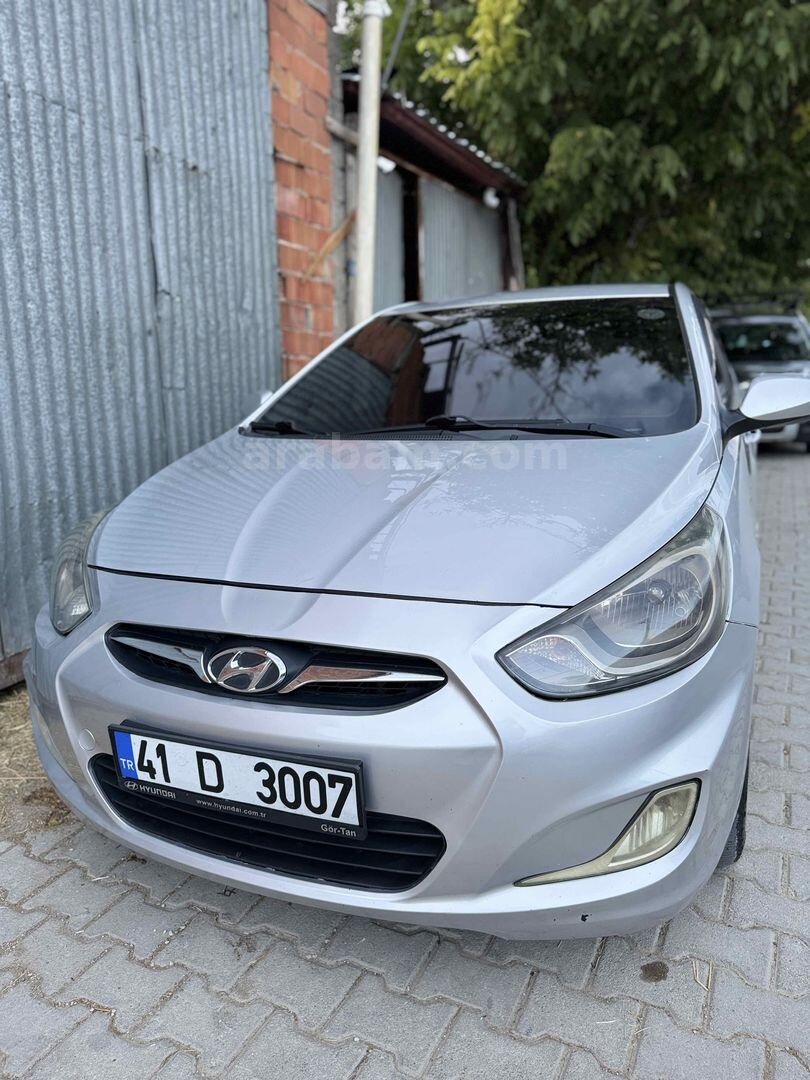 Sahibinden Hyundai Accent Blue 1.6 CRDI Mode Plus 2012 Model 4