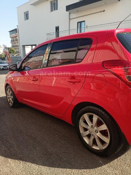 RED Hyundai i20 1.4 CRDil 4