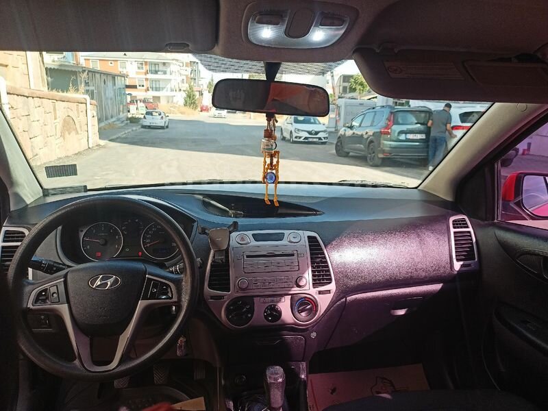 RED Hyundai i20 1.4 CRDil 2