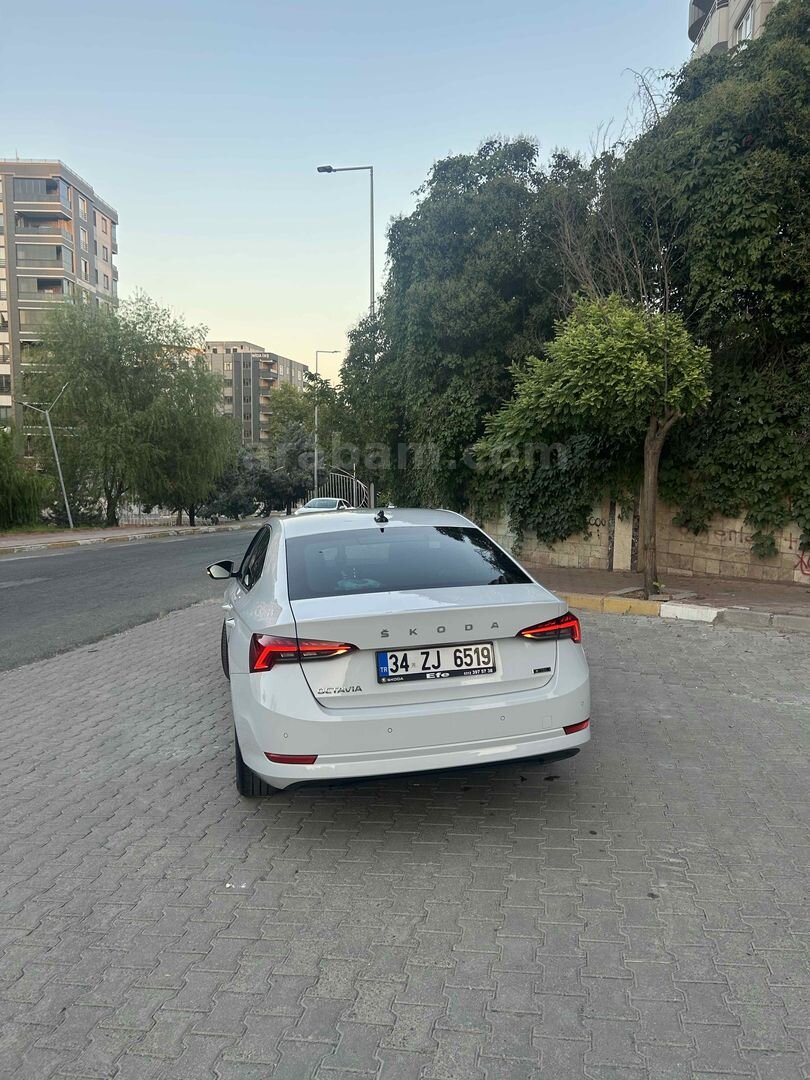 Sahibinden Skoda Octavia 1.5 TSI Style 2023 Model 4