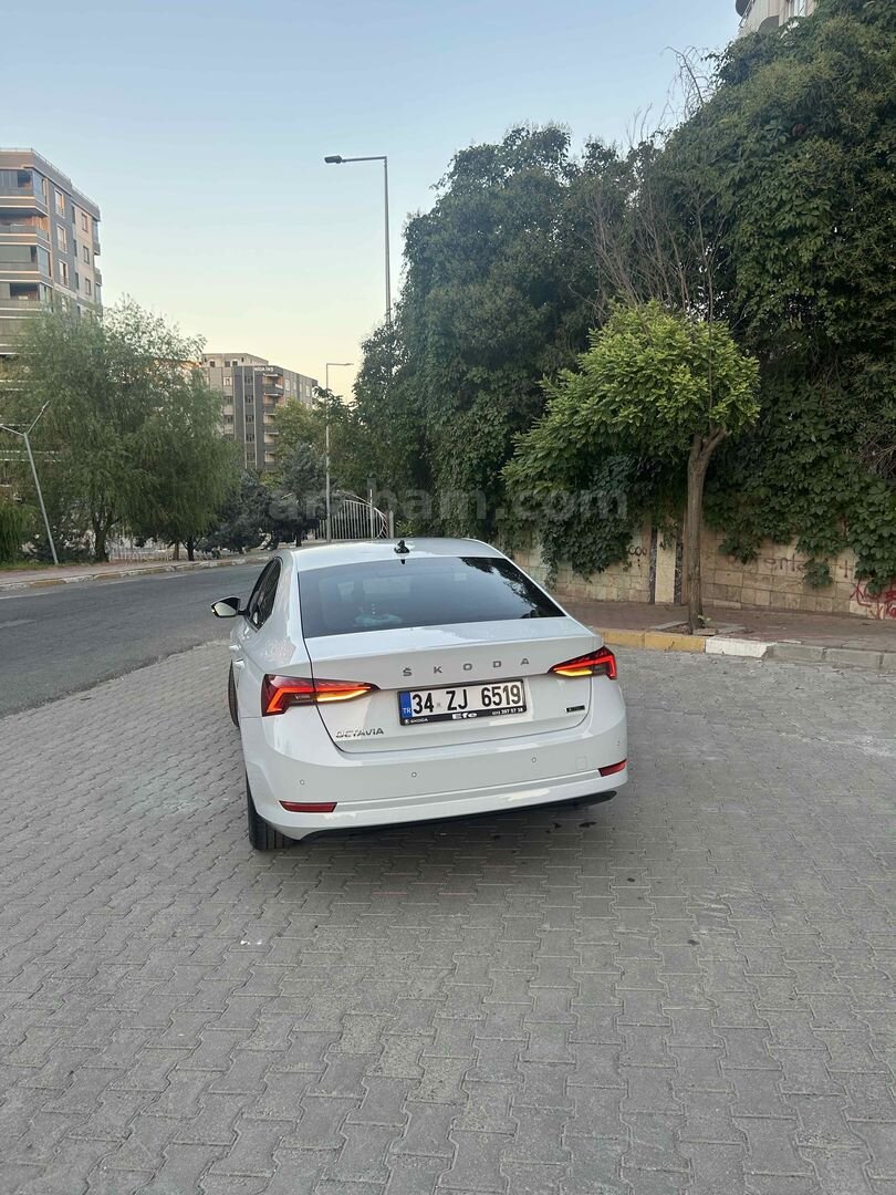 Sahibinden Skoda Octavia 1.5 TSI Style 2023 Model 5