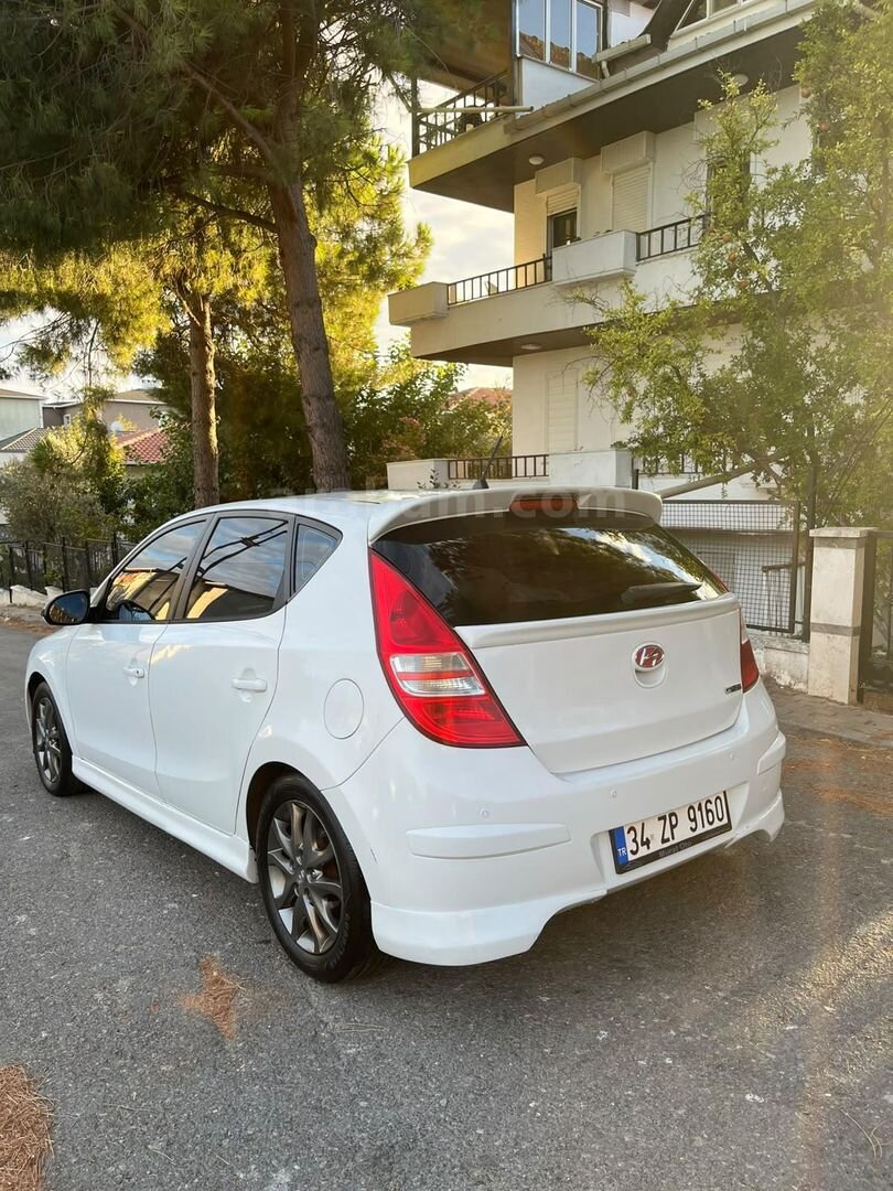Bakımlı Sahibinden Hyundai i30 1.6 CRDi Mode 2011 Model 5