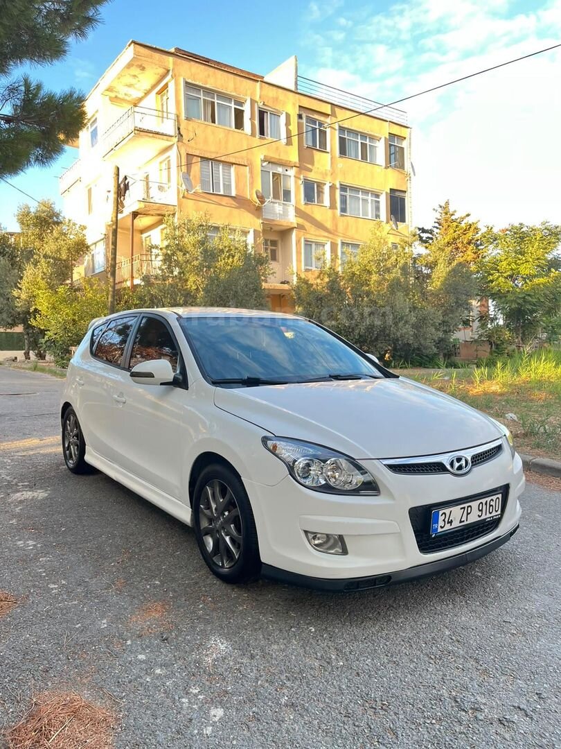 Bakımlı Sahibinden Hyundai i30 1.6 CRDi Mode 2011 Model 1