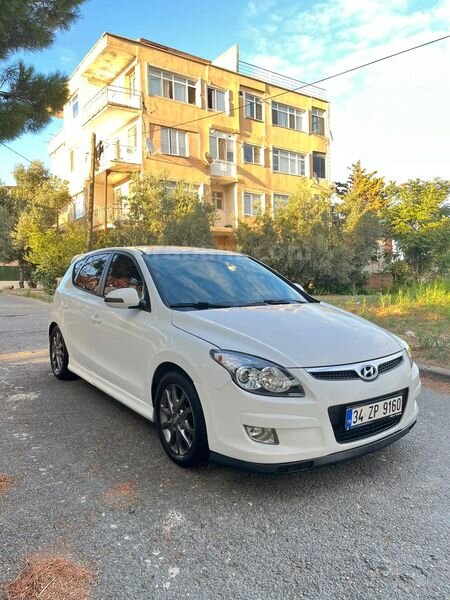 Bakımlı Sahibinden Hyundai i30 1.6 CRDi Mode 2011 Model 1