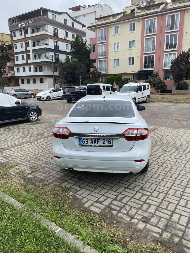Sahibinden Renault Fluence 1.5 dCi Touch 2015 Model 227.000 km Beyaz 4