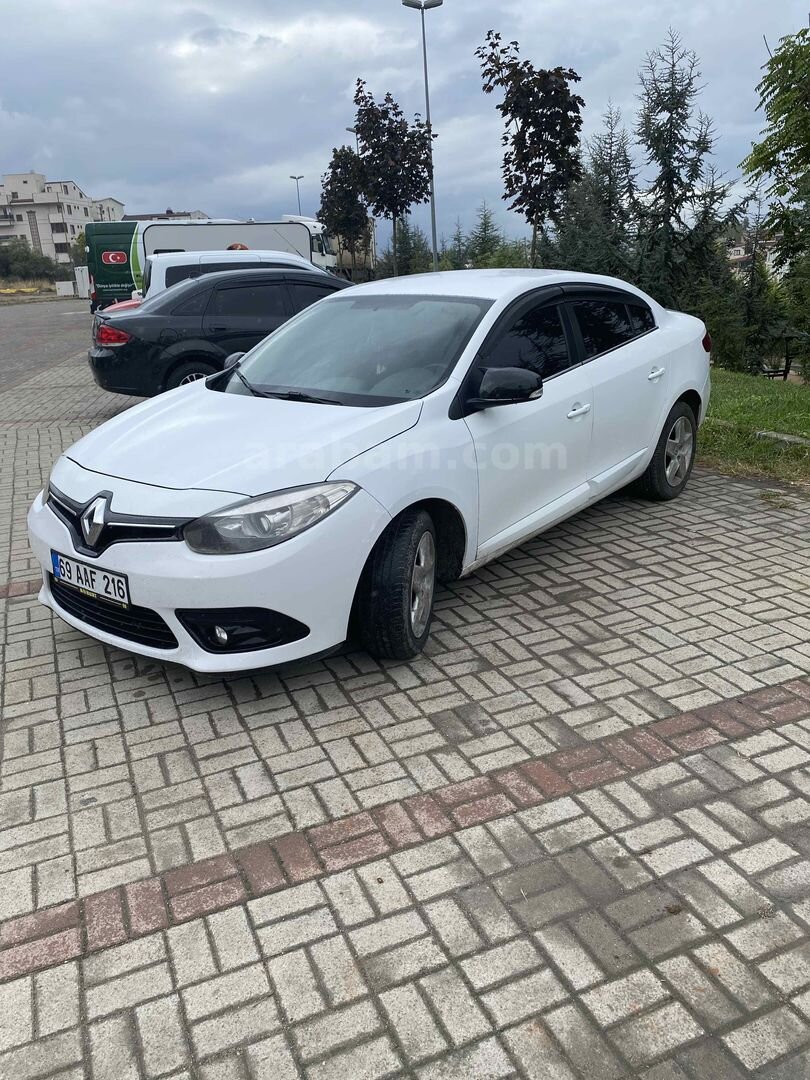 Sahibinden Renault Fluence 1.5 dCi Touch 2015 Model 227.000 km Beyaz 3