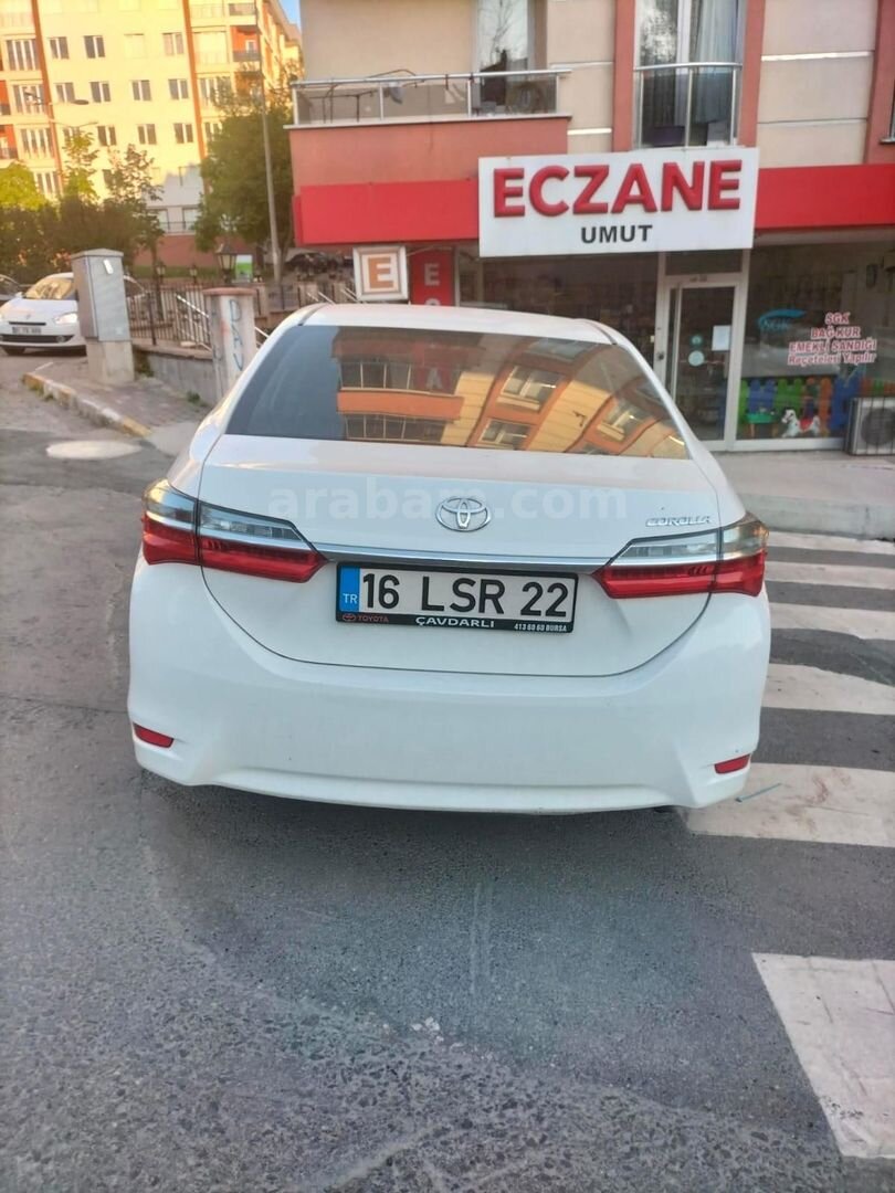 Sahibinden Toyota Corolla 1.4 D-4D Touch 2017 Model İstanbul 96.000 km Beyaz 5