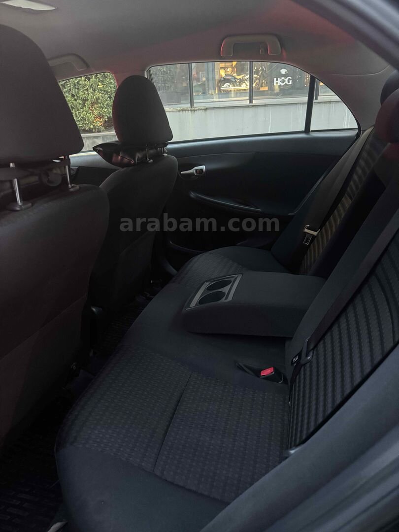 Sahibinden Toyota Corolla 1.6 Comfort 2011 Model 195.000 km Siyah 4