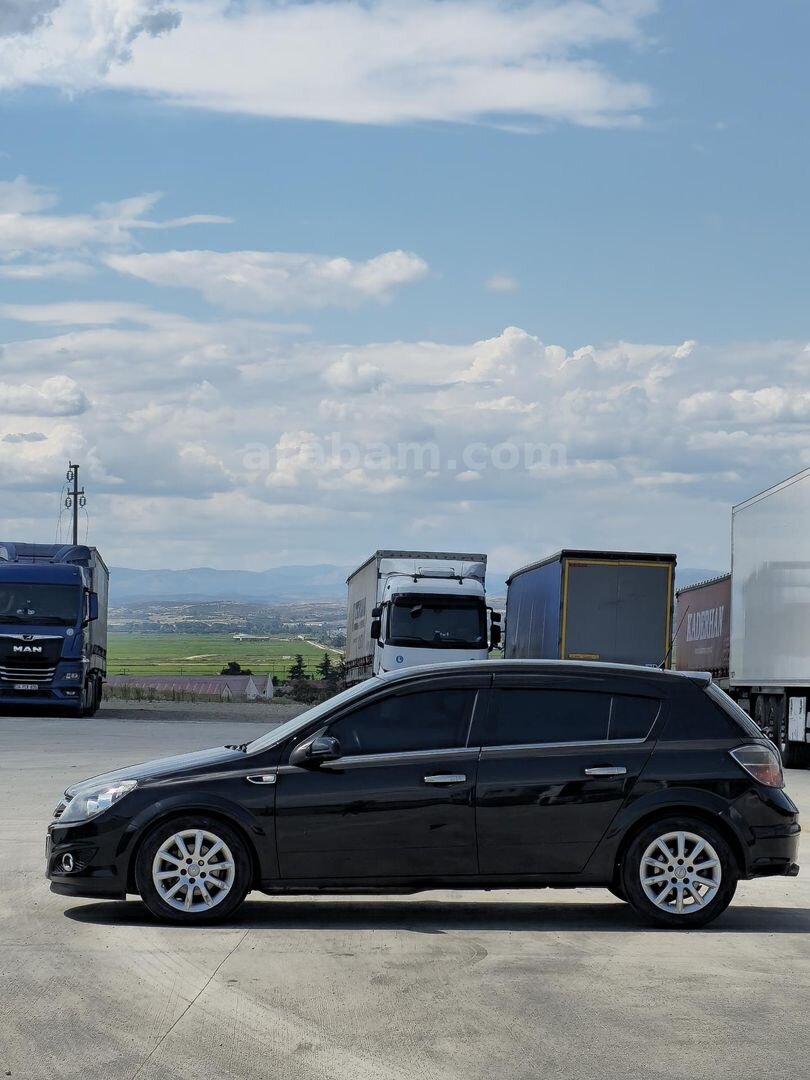 Sahibinden Opel Astra 1.6 Essentia 2011 Model 257.000 km Siyah 6