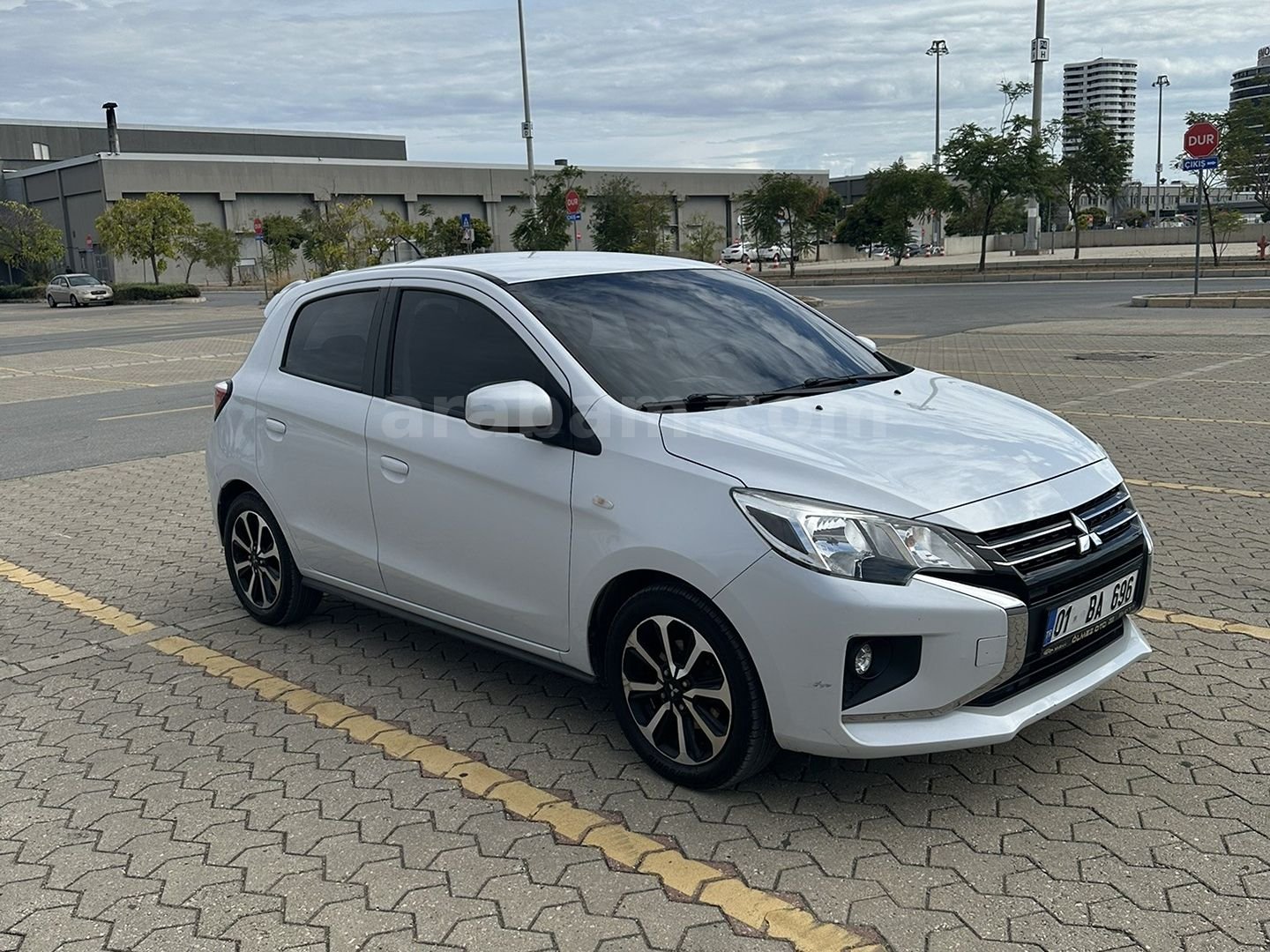 Sahibinden Mitsubishi Space Star 1.2 MIVEC 2022 Model Adana 84.000