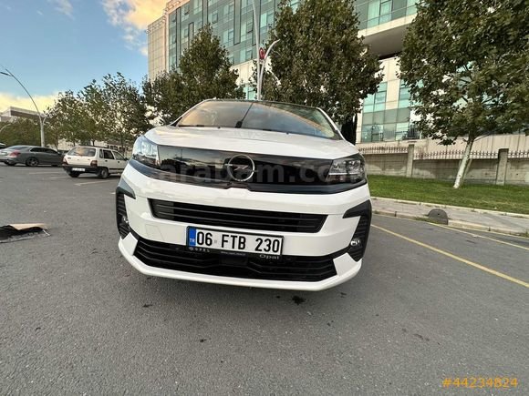 Galeriden Opel Vivaro 2.0 Ultimate XL 2025 Model İstanbul 18.700