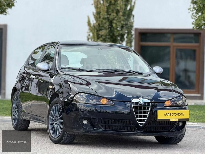 ARAS OTOMOTİV | DÜŞÜK KM - DİSTİNCTİVE PAKET - KLİMA - AİRBAG 2