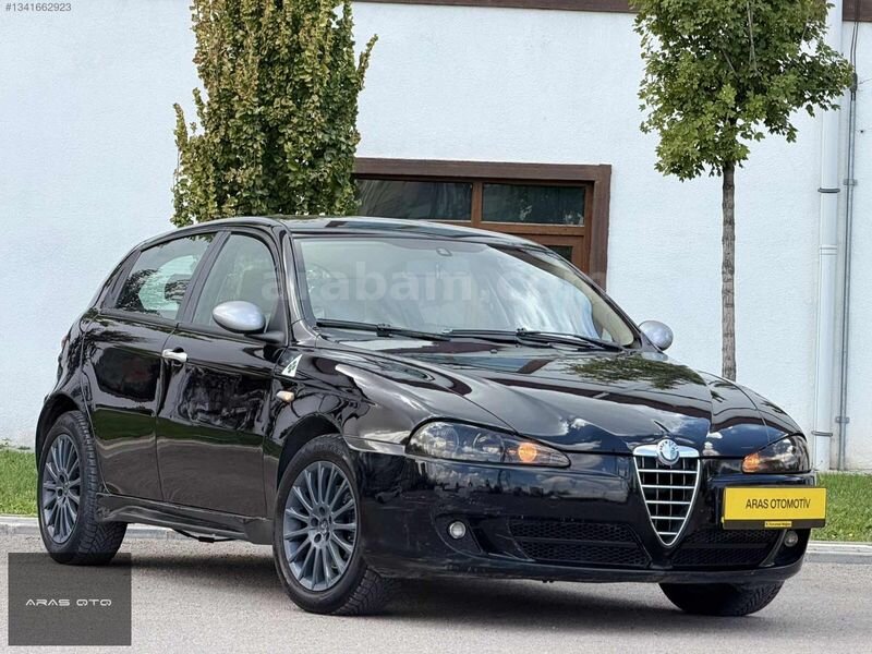 ARAS OTOMOTİV | DÜŞÜK KM - DİSTİNCTİVE PAKET - KLİMA - AİRBAG