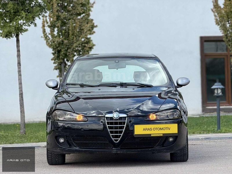 ARAS OTOMOTİV | DÜŞÜK KM - DİSTİNCTİVE PAKET - KLİMA - AİRBAG 3