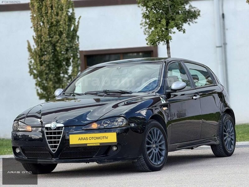 ARAS OTOMOTİV | DÜŞÜK KM - DİSTİNCTİVE PAKET - KLİMA - AİRBAG 5