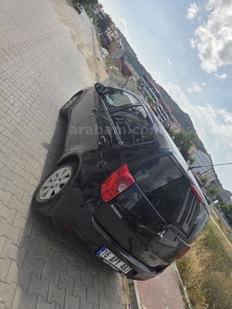 Sahibinden Mitsubishi Colt 1.3 Invite 2011 Model Samsun 267.000 KM Siyah 5