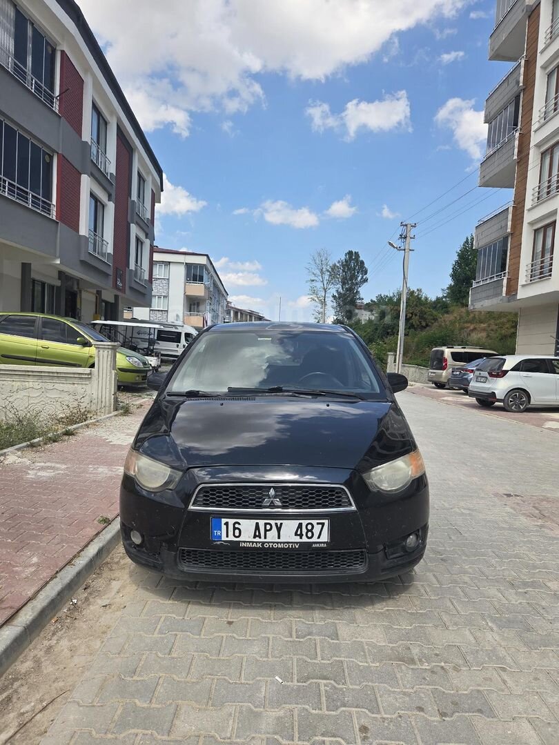 Sahibinden Mitsubishi Colt 1.3 Invite 2011 Model Samsun 267.000 KM Siyah 1