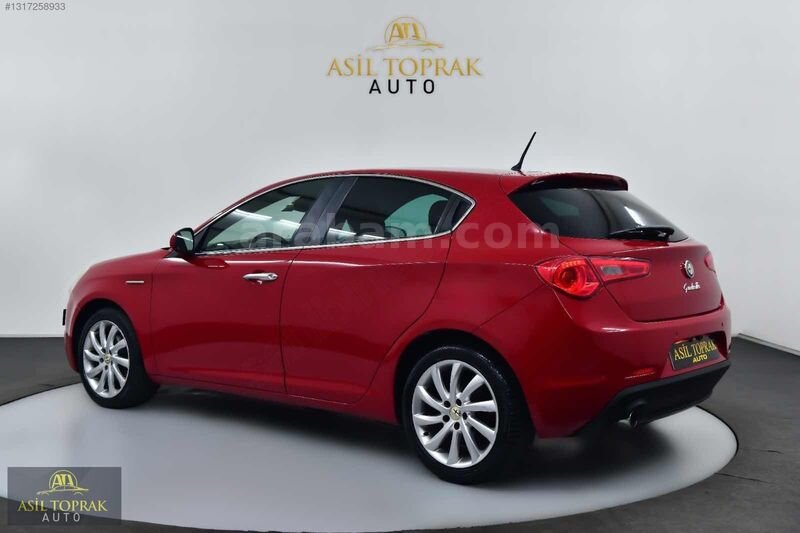 215 PEŞİN KALAN KREDİ / 2013 MODEL ALFA ROMEO GİULİETTA 1.6 JTD 5