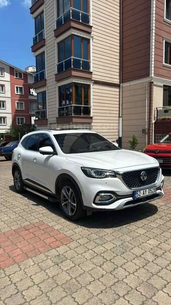 Sahibinden MG HS 1.5 T-GDI Luxury 2023 Model 24.000 KM Beyaz 2