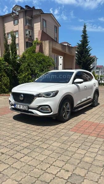 Sahibinden MG HS 1.5 T-GDI Luxury 2023 Model 24.000 KM Beyaz 3