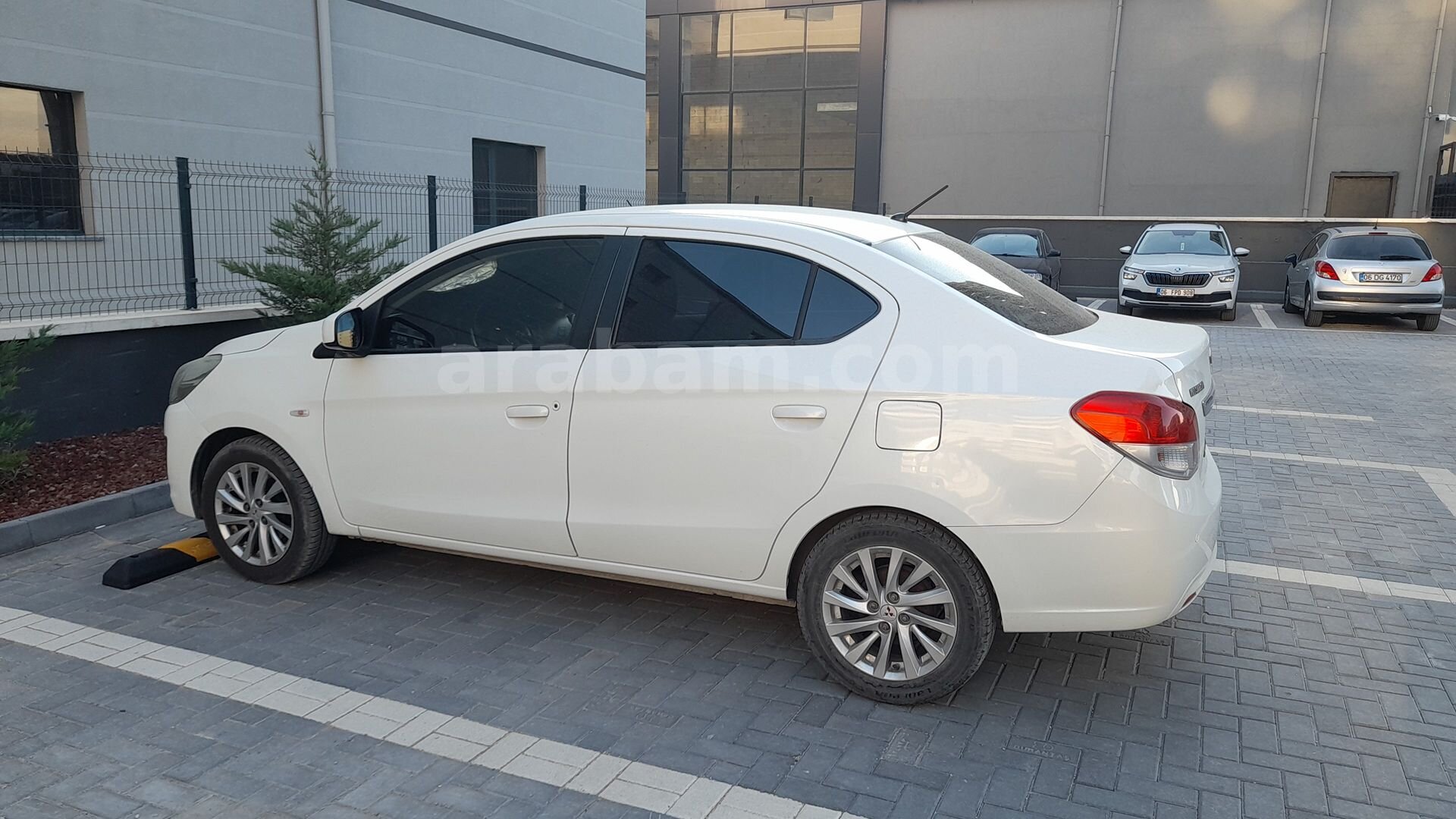 İlk Sahibinden, Servis Bakımlı, Manuel Mitsubishi Attrage 5