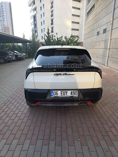 Sahibinden Alfa Romeo Junior Ibrida 1.2 speciale 2024 Model 7