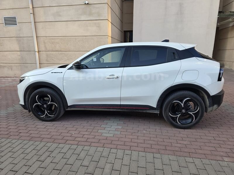 Sahibinden Alfa Romeo Junior Ibrida 1.2 speciale 2024 Model 4