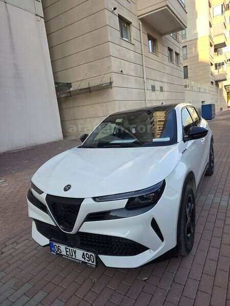 Sahibinden Alfa Romeo Junior Ibrida 1.2 speciale 2024 Model 6