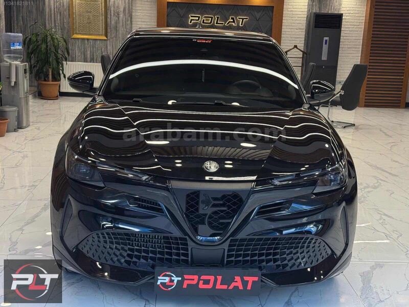 POLAT'TAN 2025 ALFA ROMEO JUNİOR IBRİDA SPECİALE+ 15DK KREDİ İMK