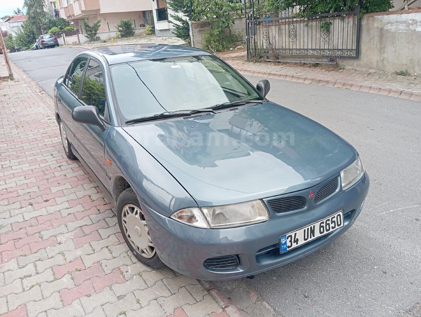 Sahibinden Mitsubishi Carisma 1.6 GLX 2000 Model 3