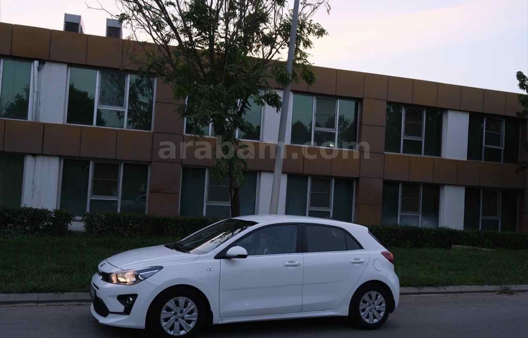 Sahibinden Kia Rio 1.25 CVVT Cool 2021 Model 3