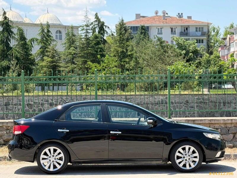 2010 MODEL İLK SAHİBİNDEN OTOMATİK HATASIZ DEĞİŞENSİZ 3