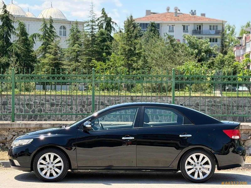 2010 MODEL İLK SAHİBİNDEN OTOMATİK HATASIZ DEĞİŞENSİZ 4