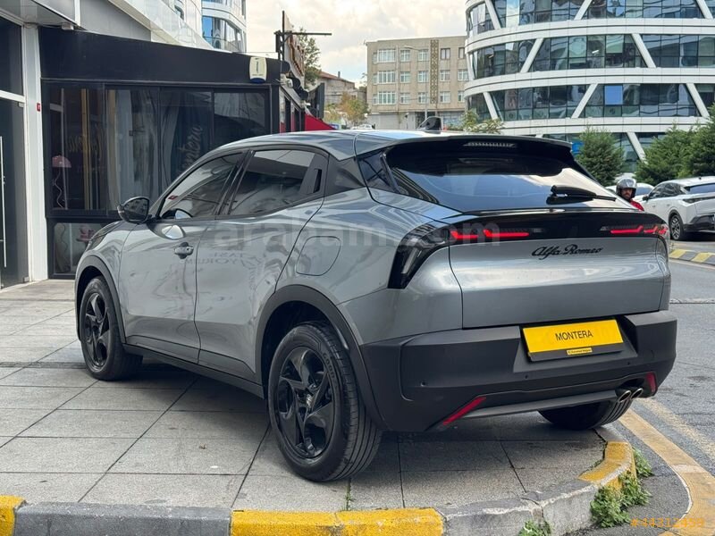 MONTERA 2025 ALFA ROMEO JUNIOR IBRIDA 1.2HYBRID HATASIZ 55.500KM 5