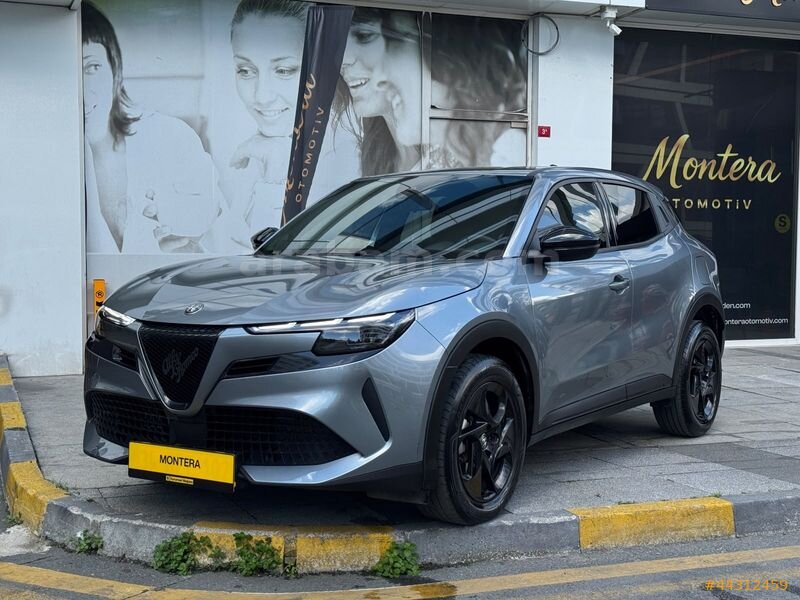 MONTERA 2025 ALFA ROMEO JUNIOR IBRIDA 1.2HYBRID HATASIZ 55.500KM 3