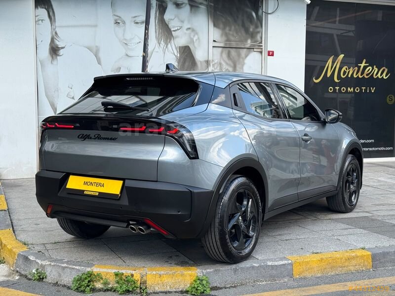 MONTERA 2025 ALFA ROMEO JUNIOR IBRIDA 1.2HYBRID HATASIZ 55.500KM 7