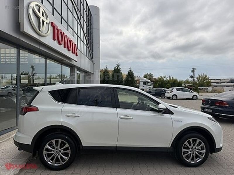 ŞAMLIOĞLU TOYOTA VE BYD BAYİ/28.600KM/HATASZ/RAV4 2.5 PREMİUM4X4 7