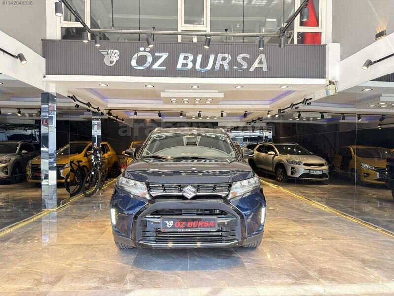 2024 MODEL 10.000 KM.DE 4X4 ÇİFT RENK HİBRİT VİTARA ( K.K.12 T.) 2