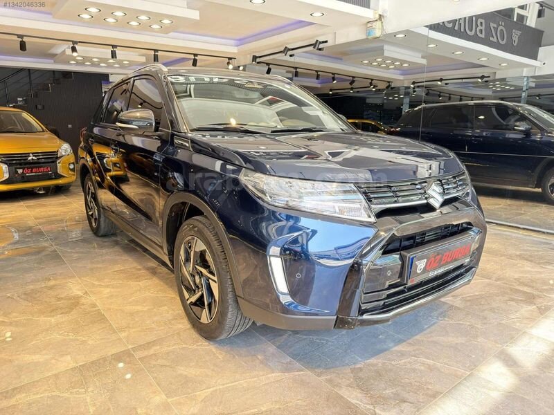 2024 MODEL 10.000 KM.DE 4X4 ÇİFT RENK HİBRİT VİTARA ( K.K.12 T.) 4
