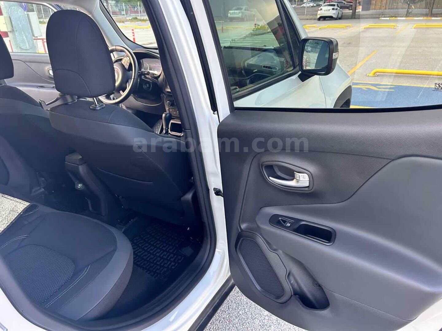 Sahibinden Temiz Jeep Renegade 1.6 MultiJet Limited 2020 Model 49.000 KM Beyaz (Tam otomatik) 6